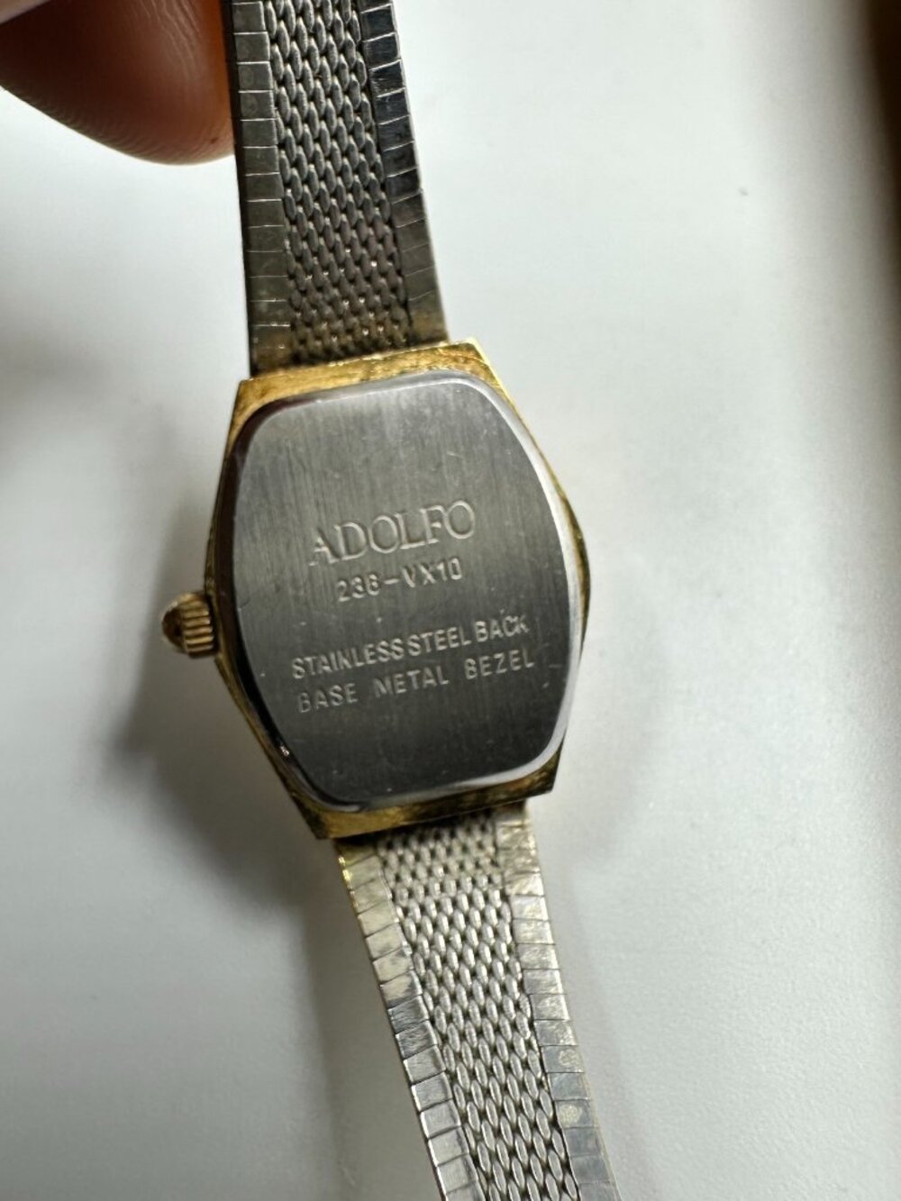 Vintage Adolfo Watch Women Gold Tone Oval 17MM Dial Slim Band New Battery - Picture 5 of 13